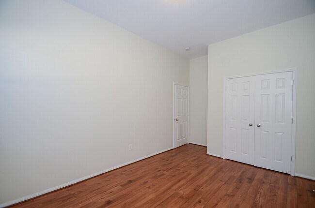 Building Photo - 12918 Hawthorne Shores Dr