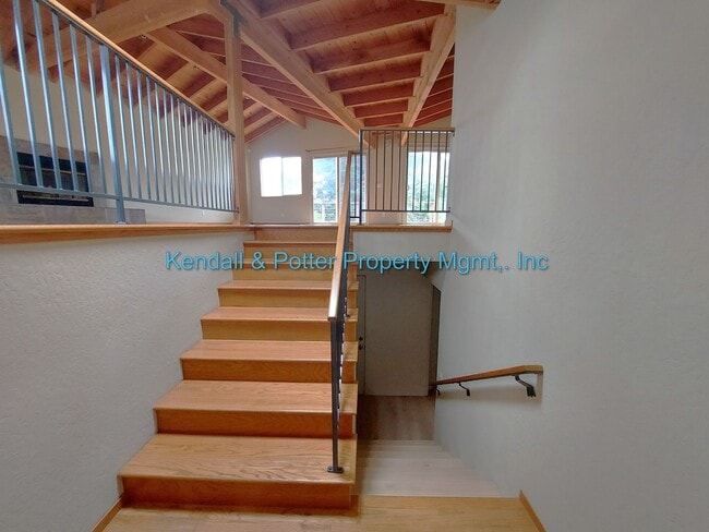 Building Photo - Spacious and Bright 3BR 2BA Seacliff Home - Close to the Beach!