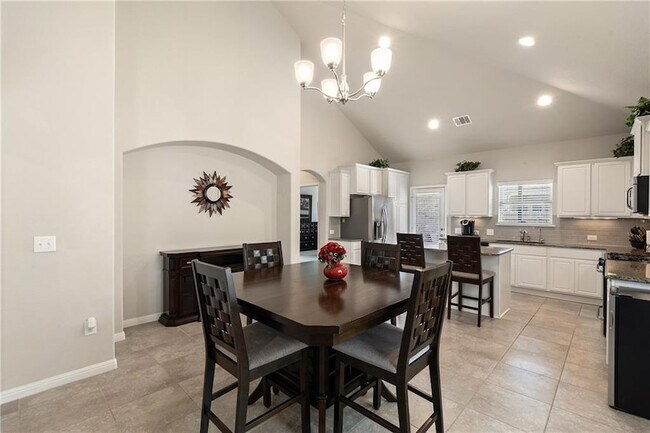 Building Photo - 601 Flag Ln