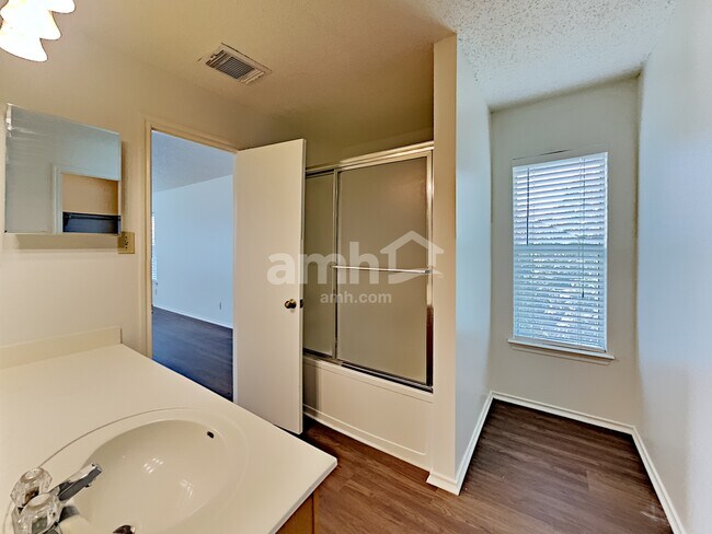 Building Photo - 8302 Parry Path