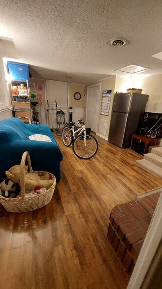 Building Photo - 9 Gettysburg St