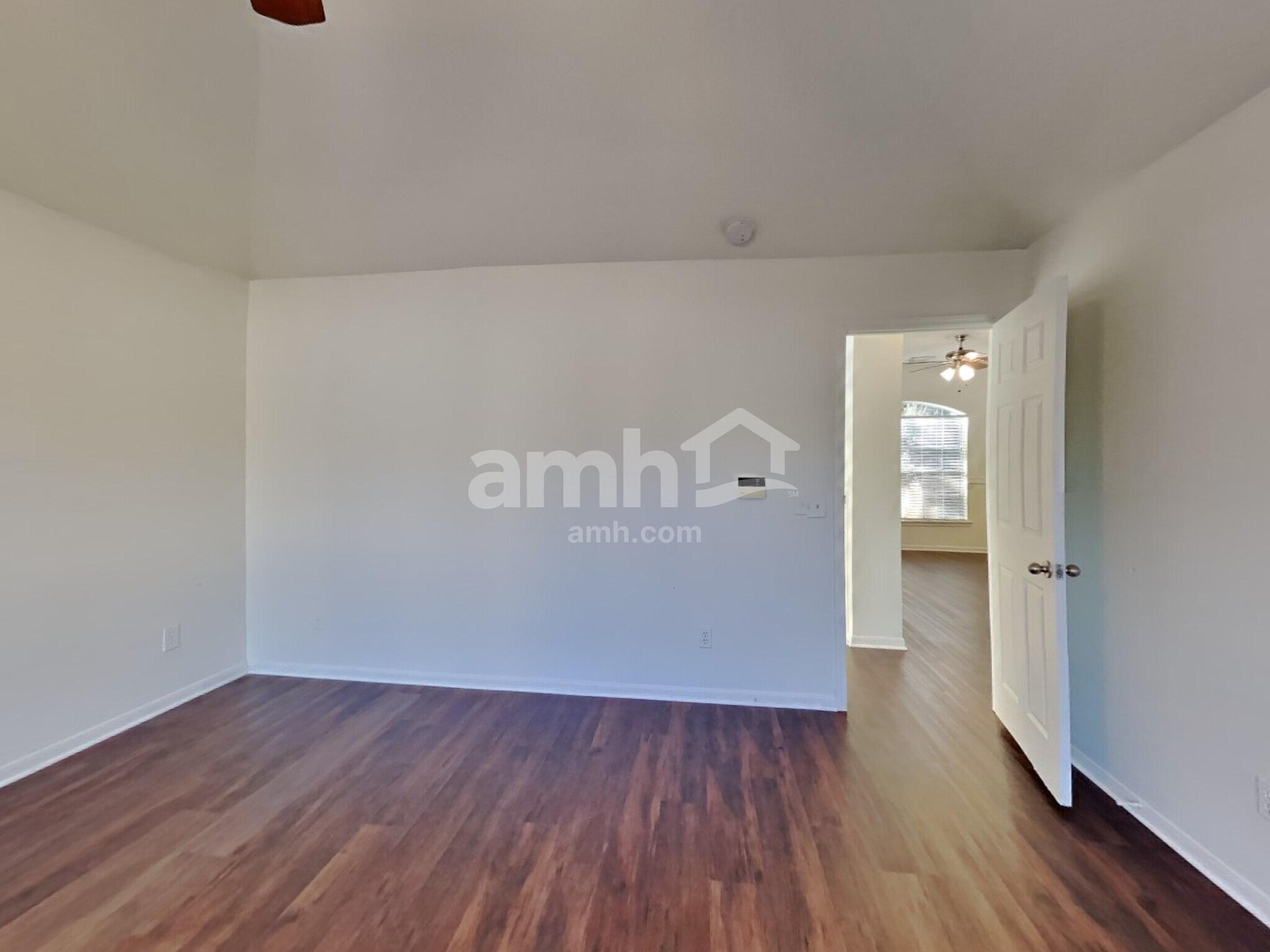 Building Photo - 2911 Linda Dr