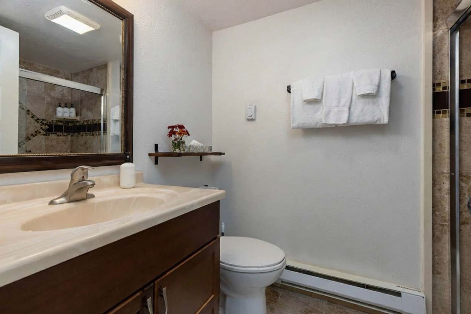 Building Photo - 465-464 4 O'Clock Rd