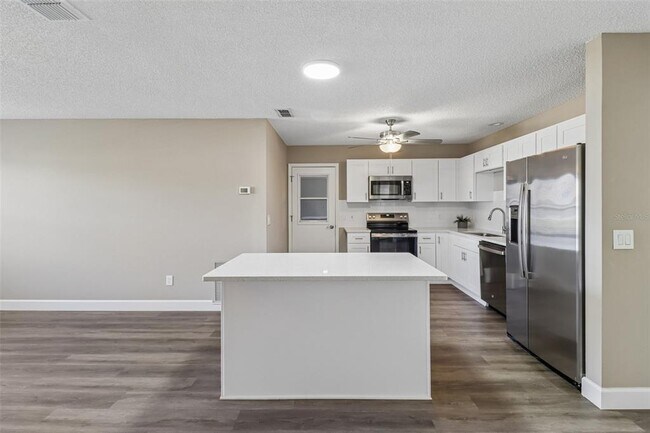Building Photo - 2609 Privada Dr