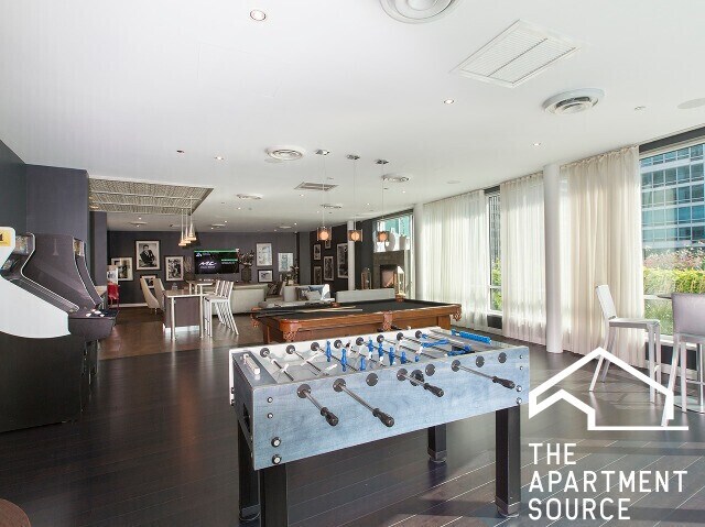 Building Photo - 345 E Ohio St