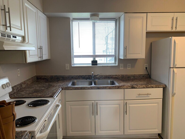 Building Photo - 3494 Westlake Cir