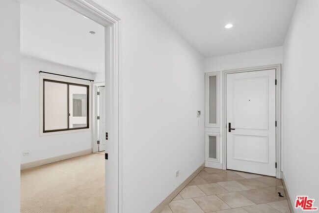 Building Photo - 701 Ocean Ave