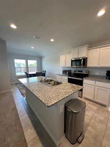 Building Photo - 8808 Playmoor Dr