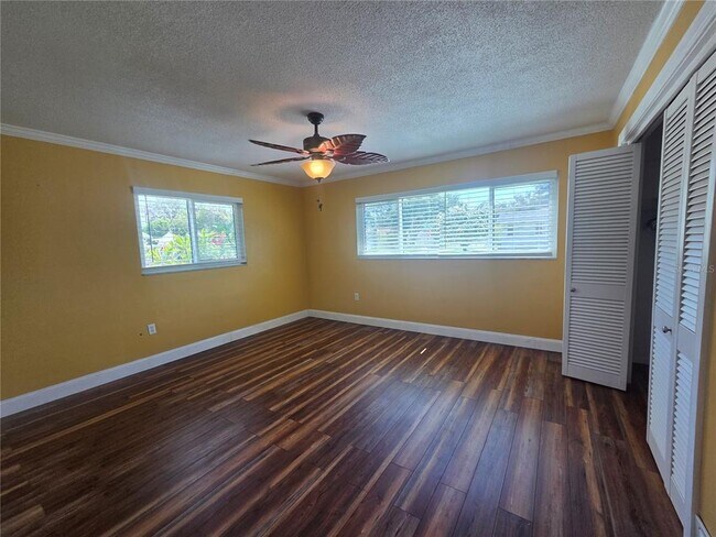 Building Photo - 1435 Santa Clara Dr