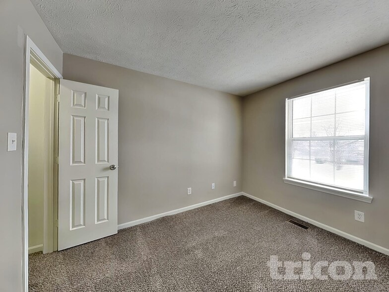 Building Photo - 1102 Berwyn Rd