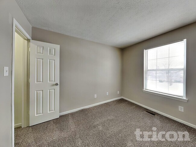 Building Photo - 1102 Berwyn Rd