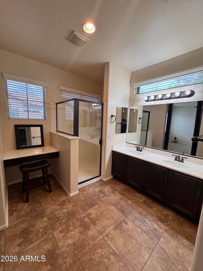 Building Photo - 3457 S Swan Dr
