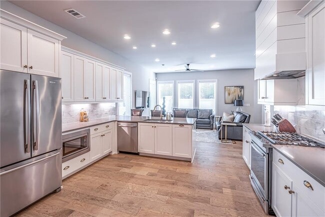 Building Photo - 6485 Halcyon Way