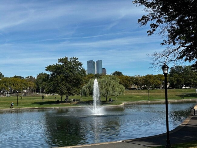 Building Photo - 55 Mallory Ave