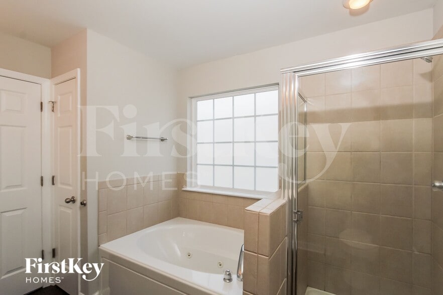 Building Photo - 4204 High Shoals Dr