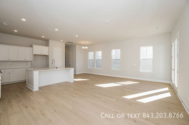 Building Photo - 1004 Yucca St