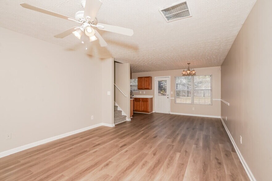 Building Photo - 4025 Mission Way