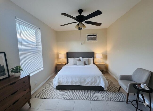 Building Photo - 901 8th St