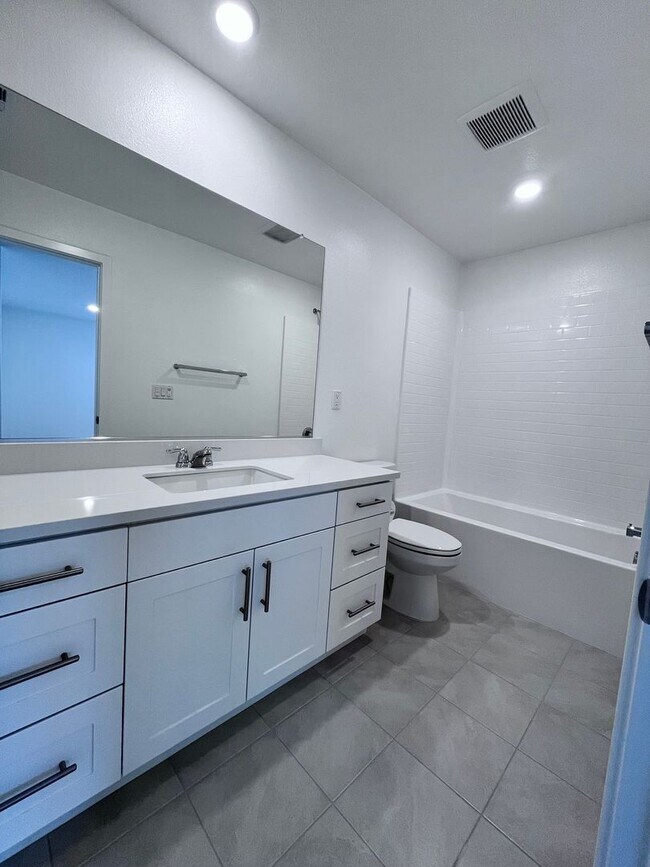 Building Photo - ***NEW BUILD IN LOMA LINDA***