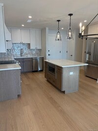 Building Photo - 25 S Riverside Ave