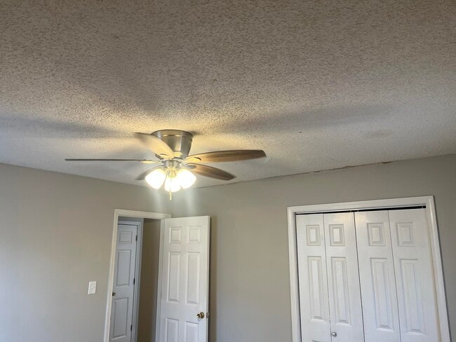 Building Photo - 1239 Santa Fe Trail