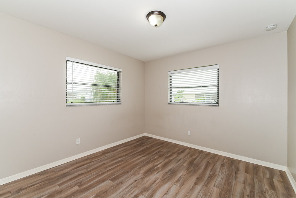 Building Photo - 2529 SW 15th Pl