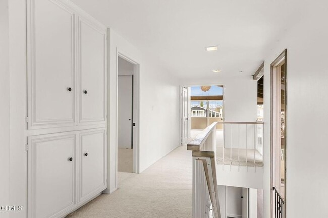 Building Photo - 2957 Seaview Ave