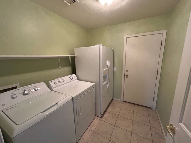 Building Photo - 13444 W Paradise Ln