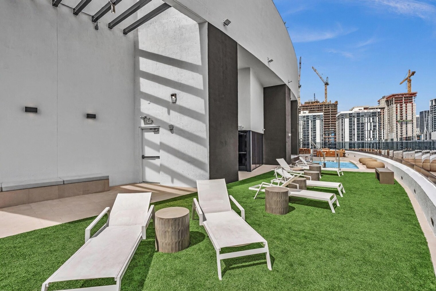 Building Photo - 225 N Miami Ave