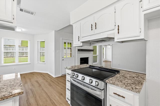 Building Photo - 7913 Pebblebrook Dr