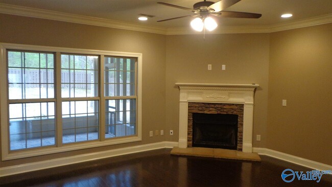 Building Photo - 15132 Lakeside Trail SW