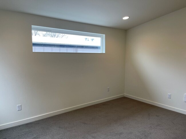 Building Photo - Brand New 3bd Townhome!