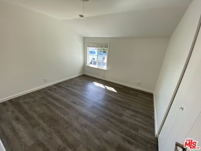 Building Photo - 5421 Hendricksen Dr