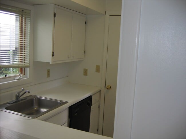 Building Photo - 2312 Price Ave