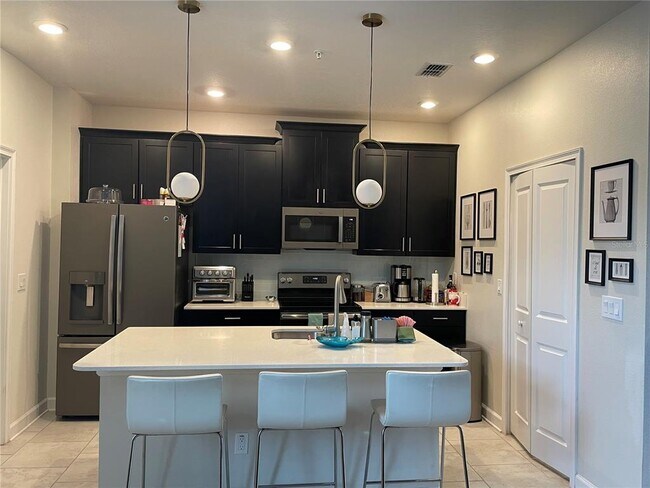 Building Photo - 12036 Sonnet Ave