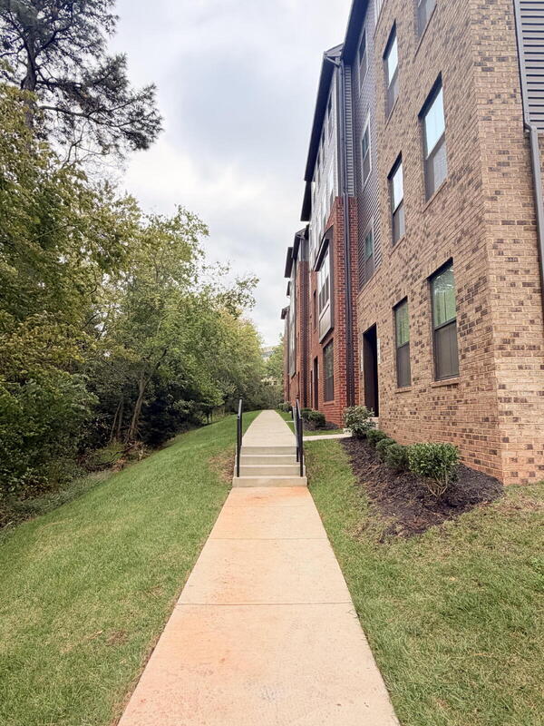 Building Photo - 2667 Velocity Rd