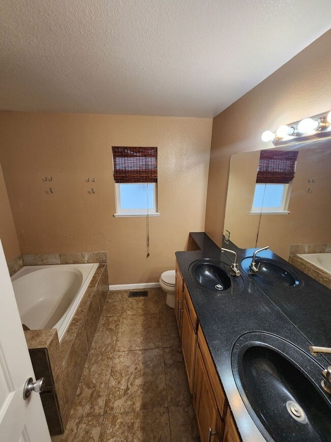Building Photo - 4556 Gunbarrel Dr