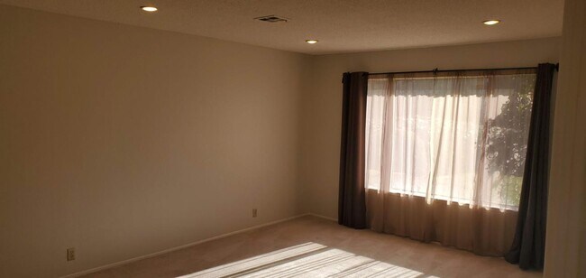 Building Photo - 7312 Phinney Way