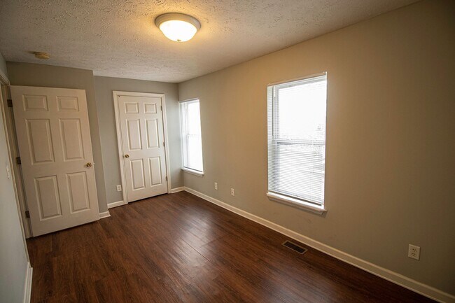 Building Photo - 803/805 N 7th St