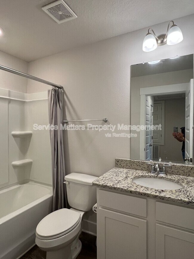 Building Photo - 1615 Iroquois Ct