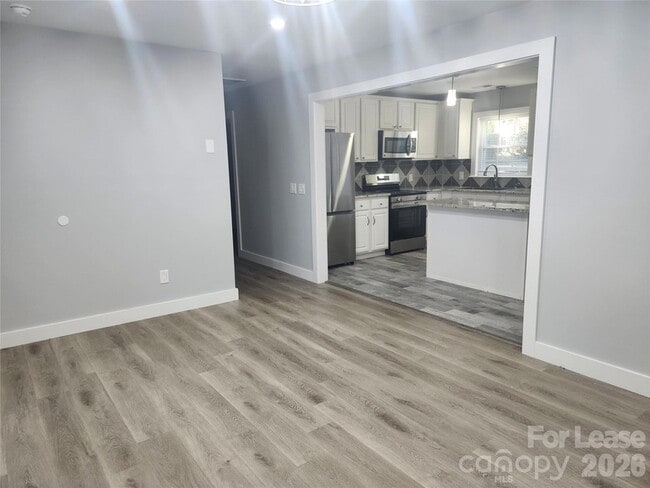 Building Photo - 55 Springfield Dr