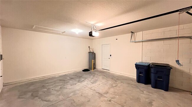 Building Photo - 227 Eagleview Loop