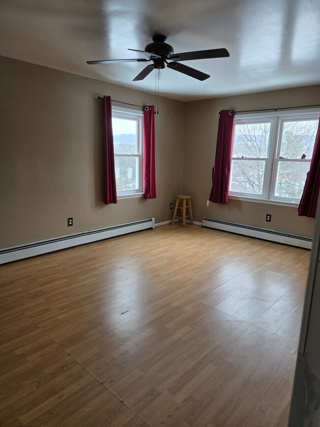 Building Photo - 89 Alma St