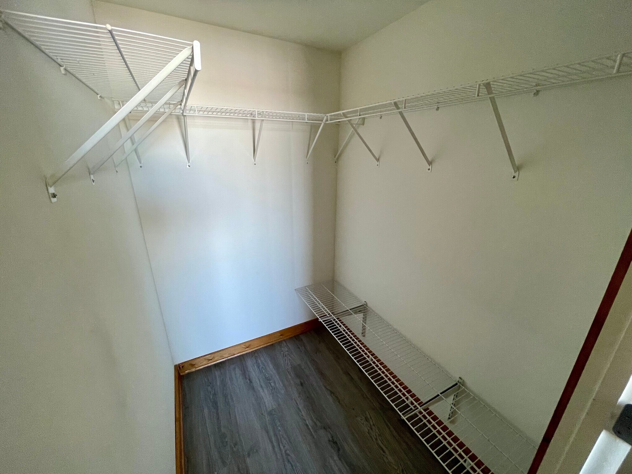 Building Photo - 940 Monroe Ave NW