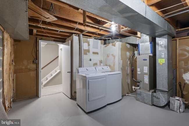 Building Photo - 941 Sherwood Ct