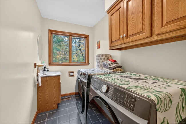 Building Photo - 71 Cherry Swamp Rd