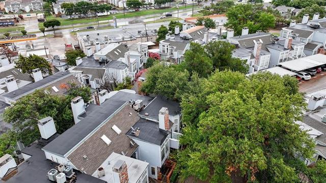 Building Photo - 3420 Country Club Dr W