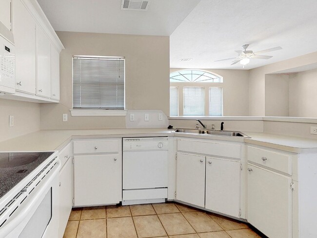 Building Photo - 1421 Western Oaks Ct