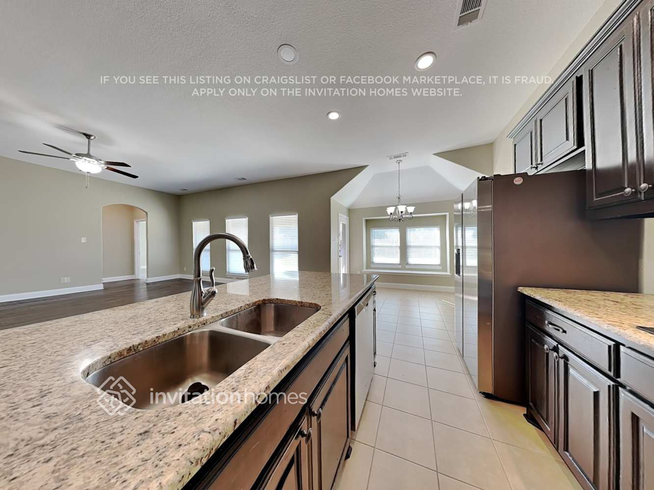Building Photo - 5609 Paradise Dr