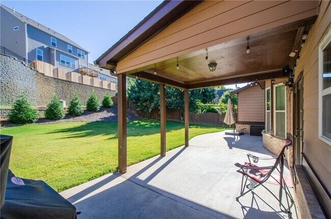 Building Photo - 4669 Sierra Creek Dr NE